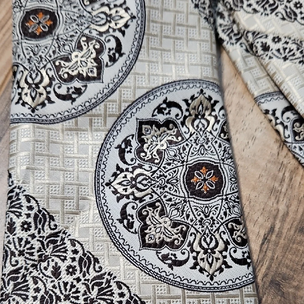 Damon Vintage Elegant Patterned Tie in Brown And Cream